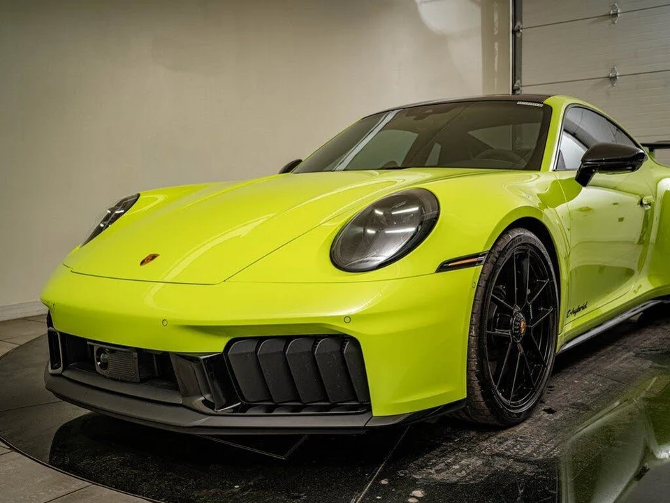 2025 Porsche 992 Carrera GTS - Image 14 of 31