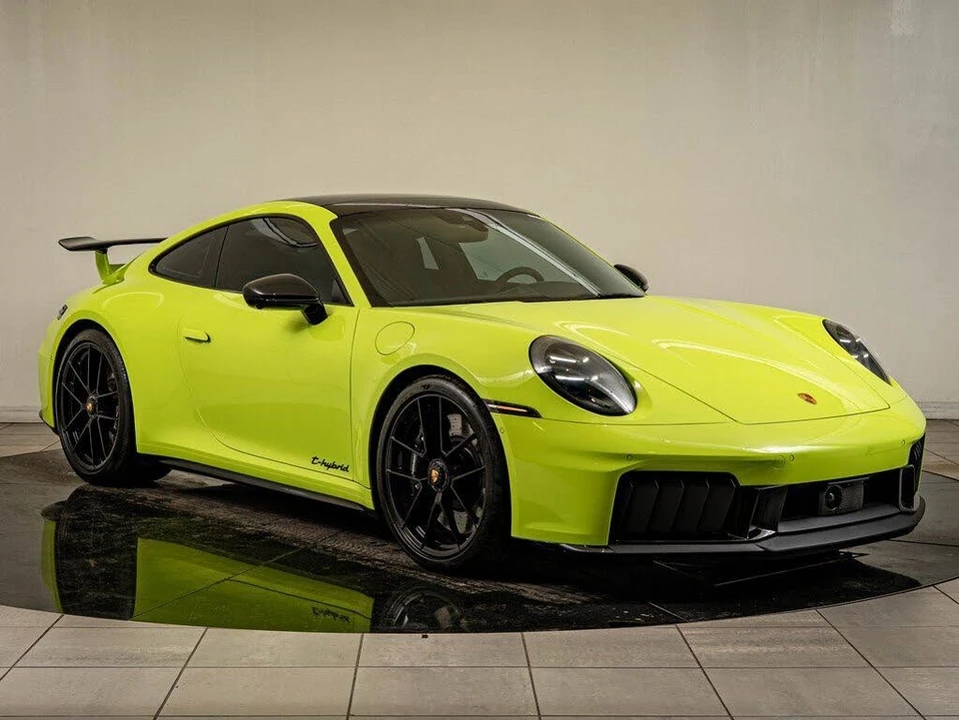 2025 Porsche 992 Carrera GTS - Image 9 of 31