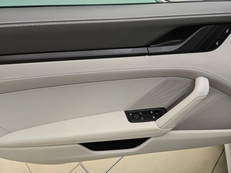 2025 Porsche 992 Carrera GTS - Image 27 of 31