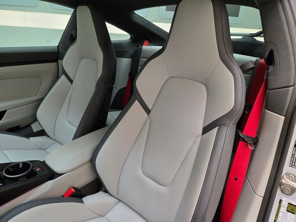 2025 Porsche 992 Carrera GTS - Image 28 of 31
