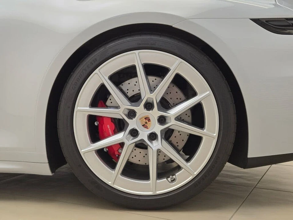 2025 Porsche 992 Carrera GTS - Image 15 of 31