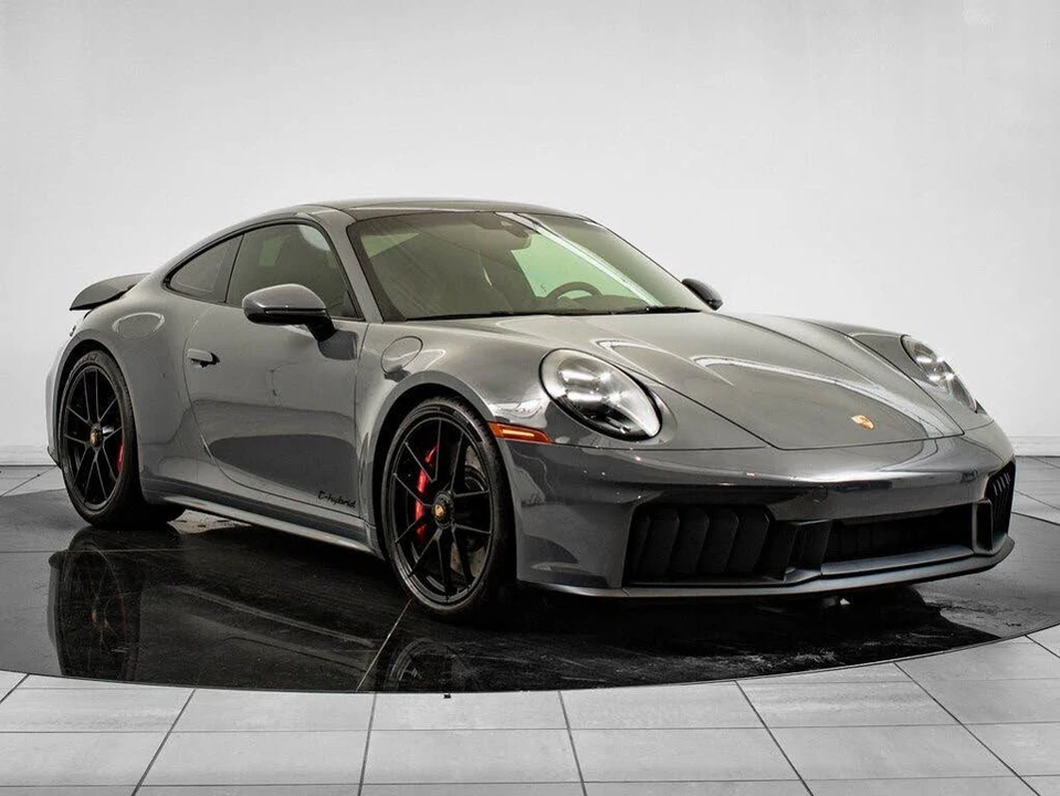 2025 Porsche 992 Carrera GTS - Image 10 of 31