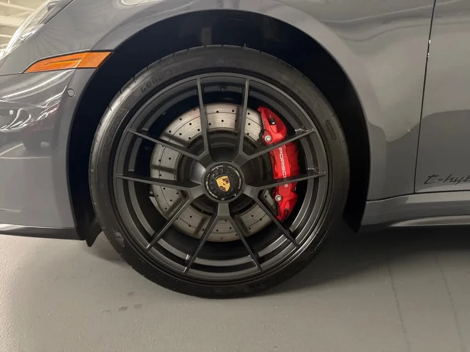 2025 Porsche 992 Carrera GTS - Image 11 of 31