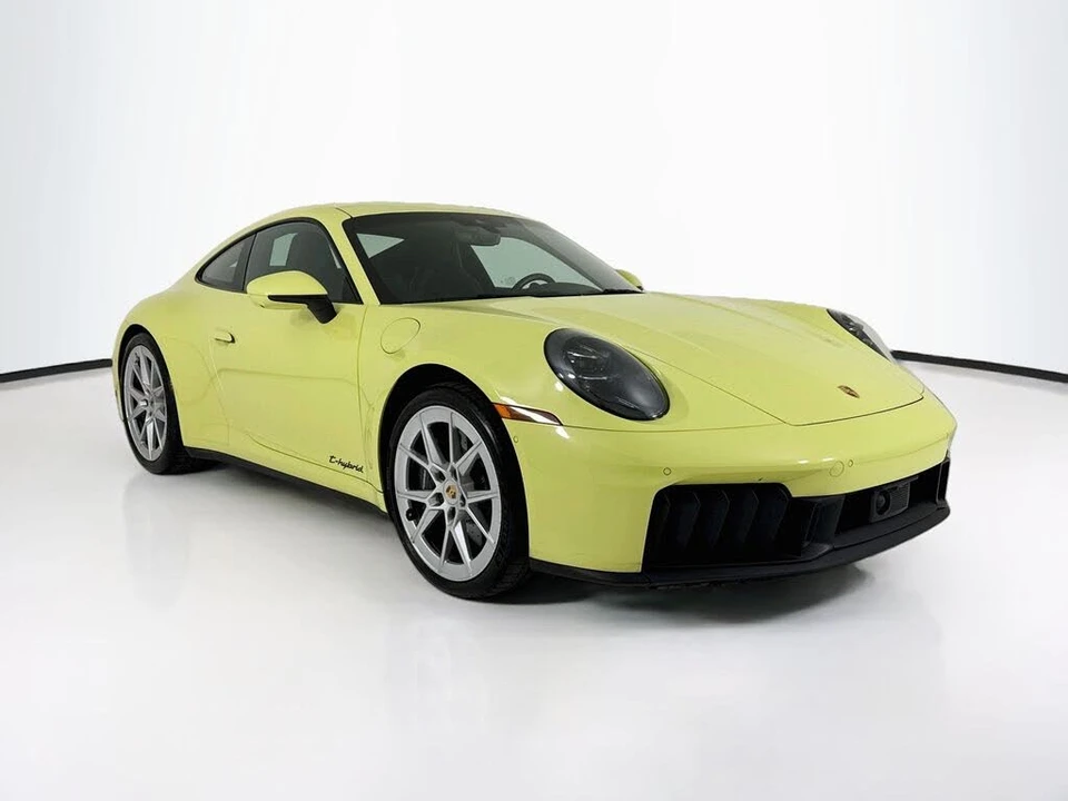 2025 Porsche 992 Carrera GTS - Image 7 of 31