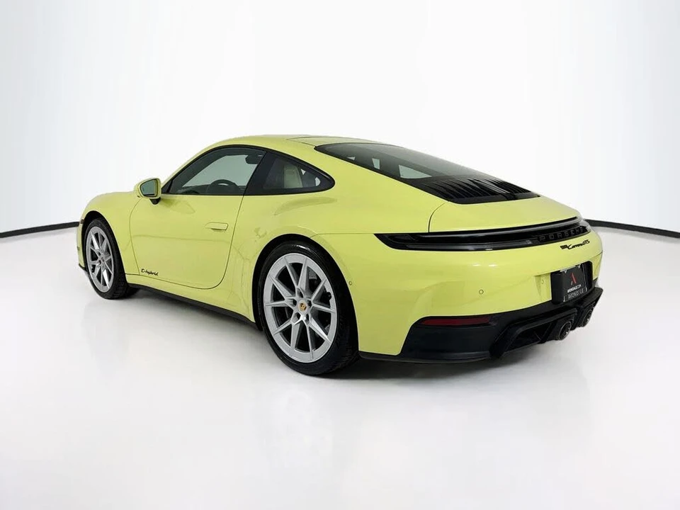 2025 Porsche 992 Carrera GTS - Image 3 of 31