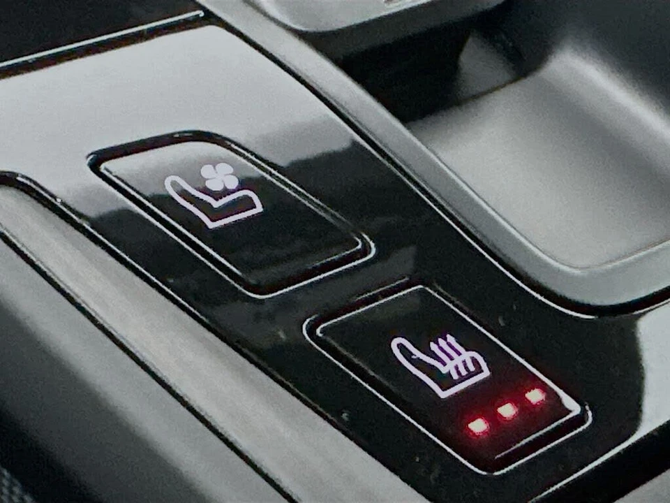 2025 Porsche 992 Carrera GTS - Image 22 of 31