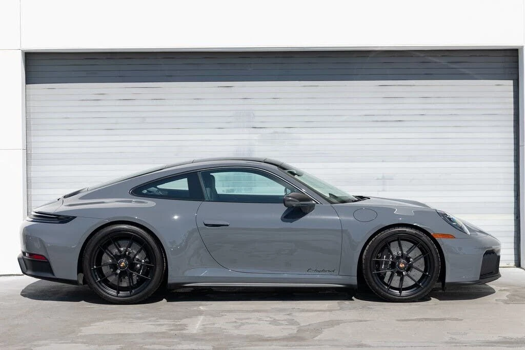 2025 Porsche 992 Carrera GTS - Image 9 of 28