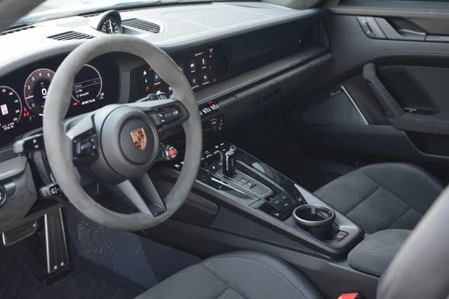 2025 Porsche 992 Carrera GTS - Image 4 of 31
