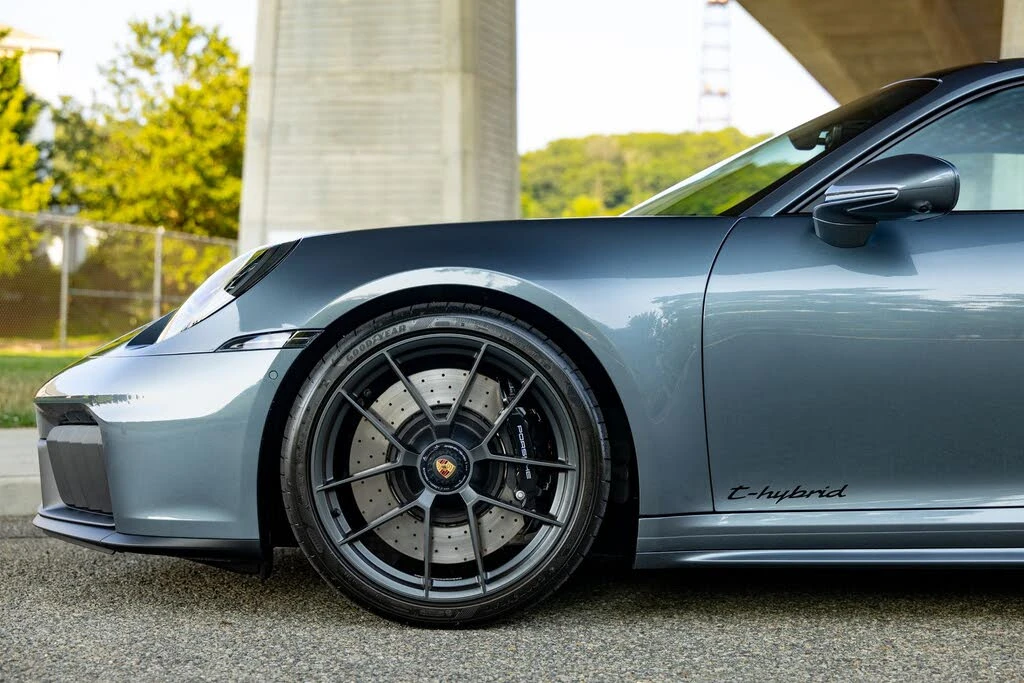 2025 Porsche 992 Carrera GTS - Image 10 of 31
