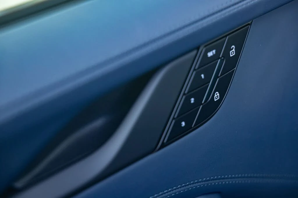 2025 Porsche 992 Carrera GTS - Image 19 of 31