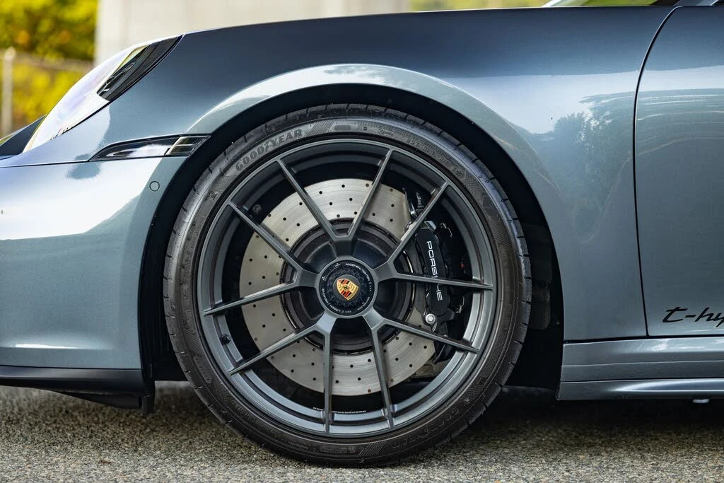 2025 Porsche 992 Carrera GTS - Image 9 of 31