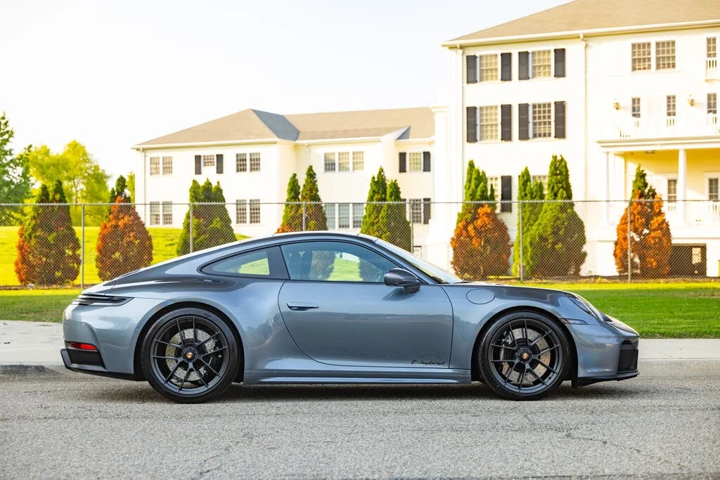 2025 Porsche 992 Carrera GTS - Image 7 of 31