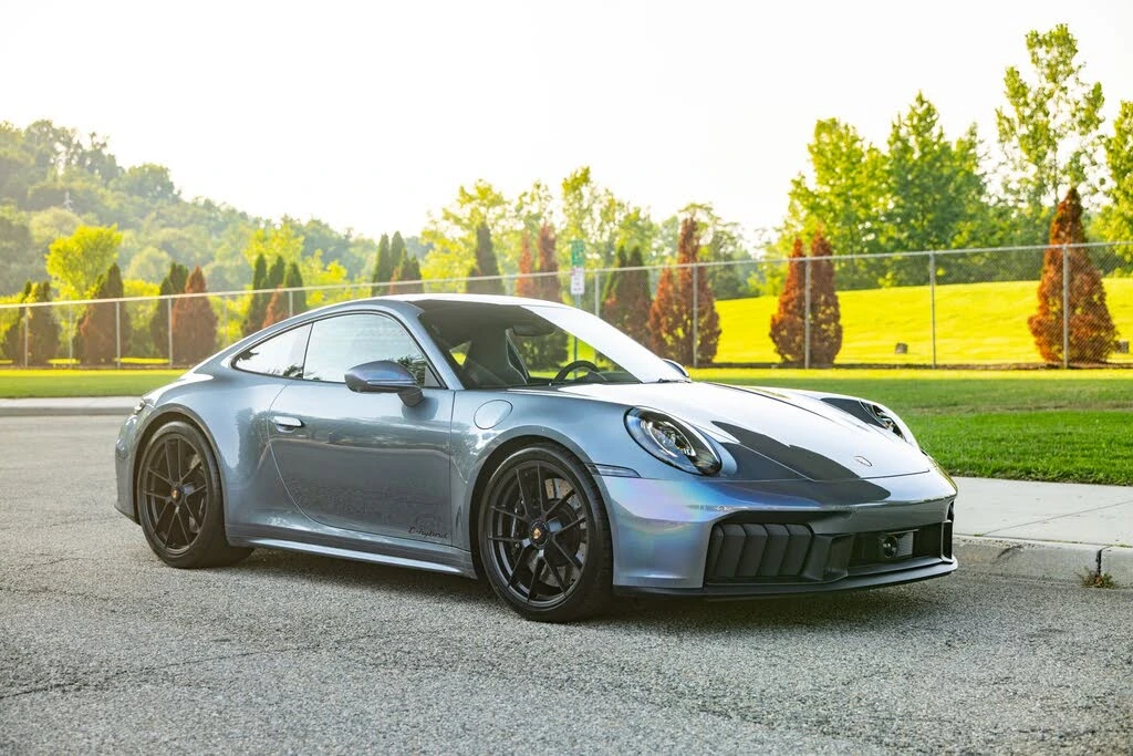 2025 Porsche 992 Carrera GTS - Image 3 of 31