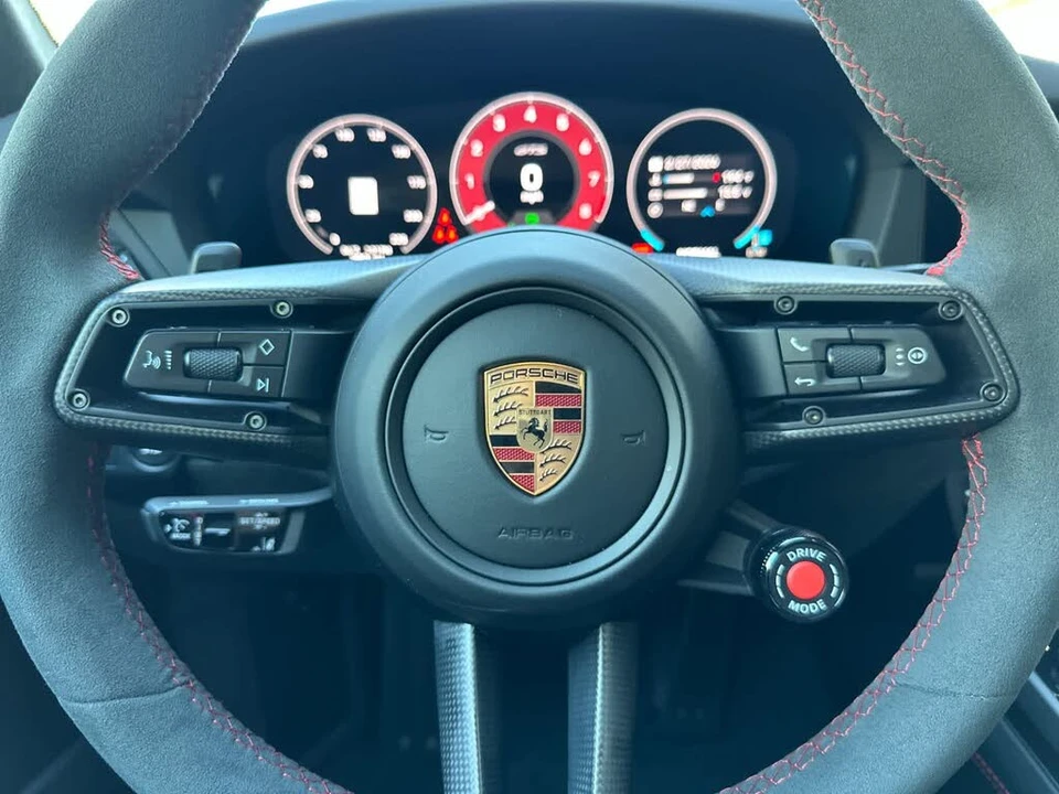 2025 Porsche 992 Carrera GTS - Image 21 of 30