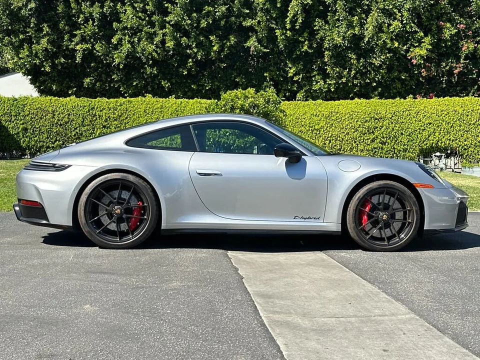 2025 Porsche 992 Carrera GTS - Image 8 of 30