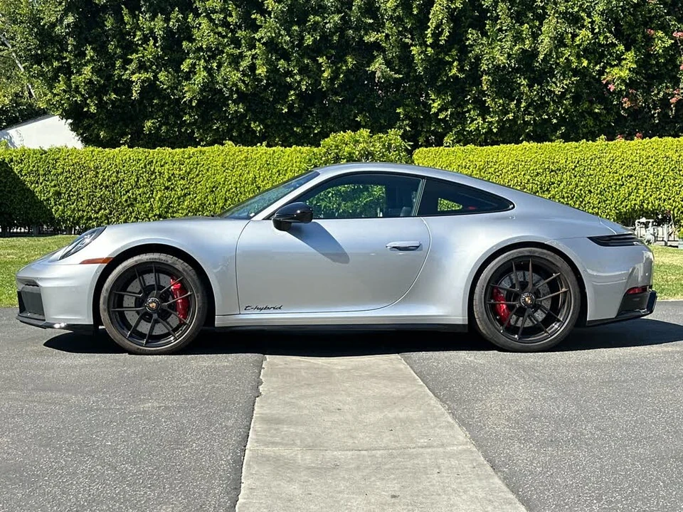 2025 Porsche 992 Carrera GTS - Image 2 of 30