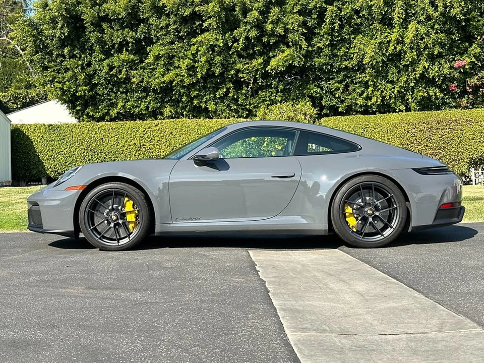 2025 Porsche 992 Carrera GTS - Image 2 of 31