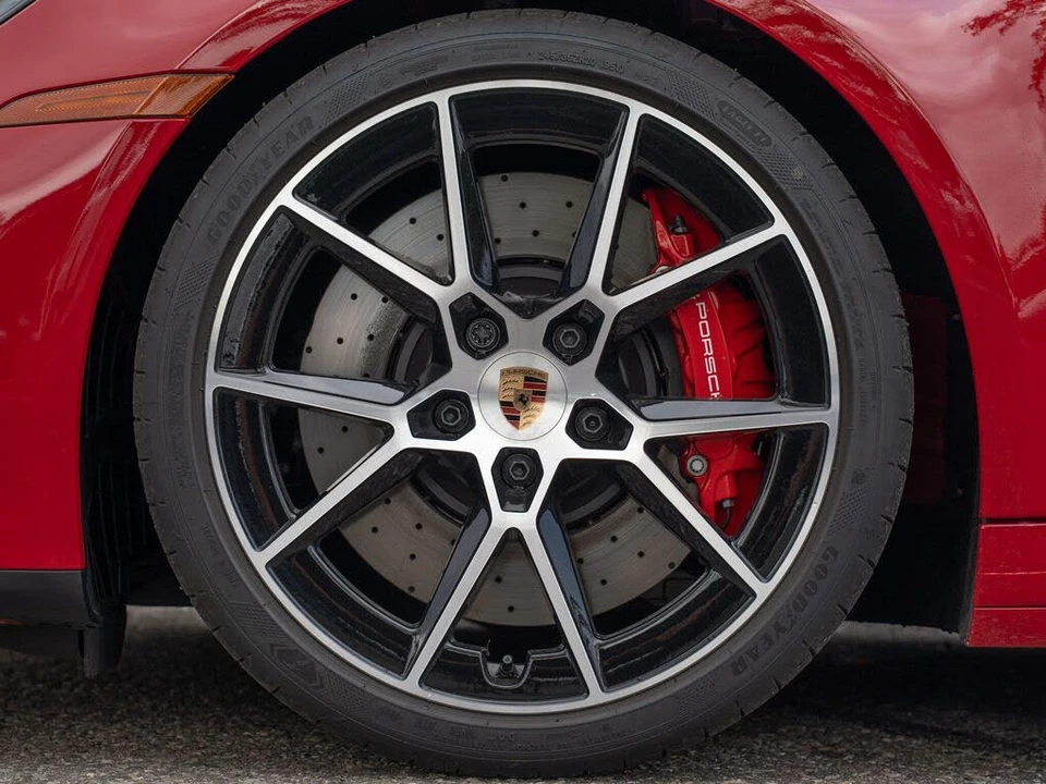 2025 Porsche 992 Carrera GTS - Image 12 of 31