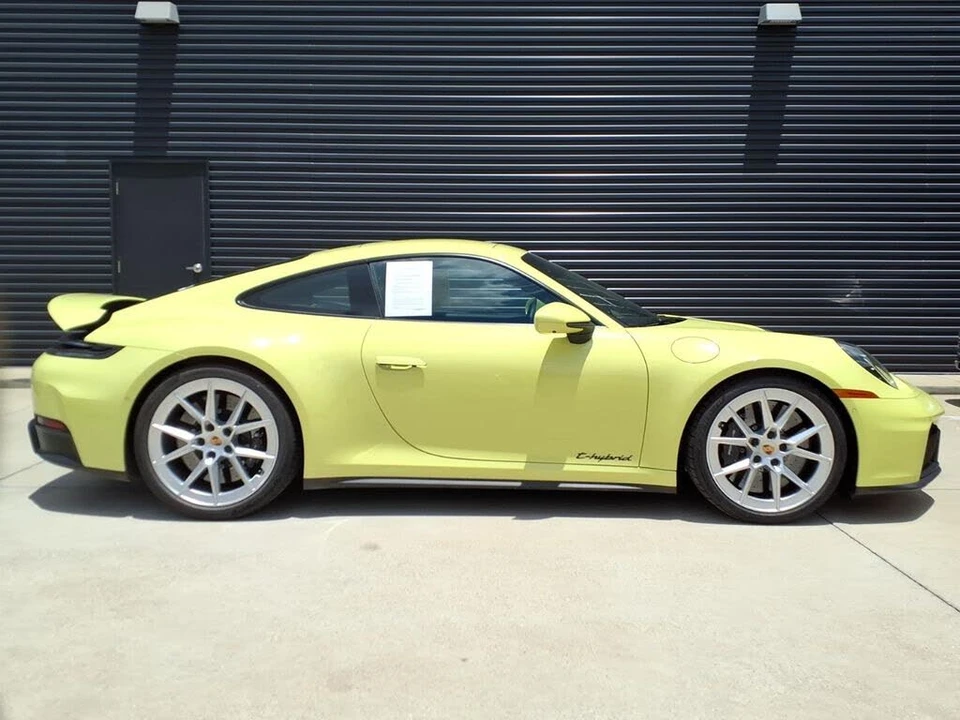 2025 Porsche 992 Carrera GTS - Image 7 of 31
