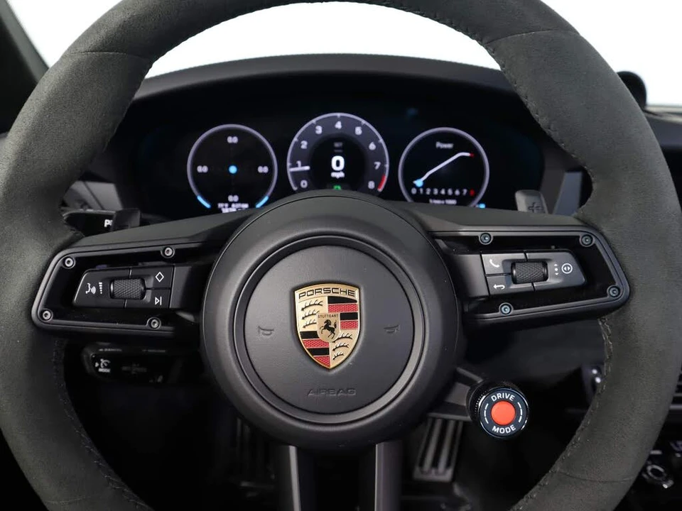 2025 Porsche 992 Carrera GTS - Image 18 of 27