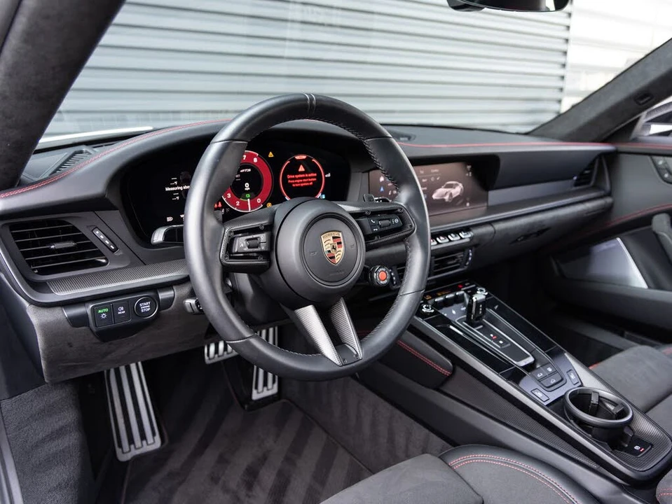 2025 Porsche 992 Carrera GTS - Image 4 of 31
