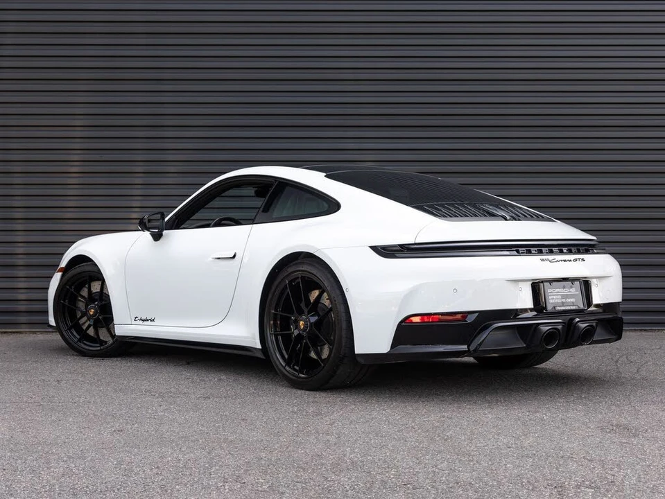 2025 Porsche 992 Carrera GTS - Image 3 of 31