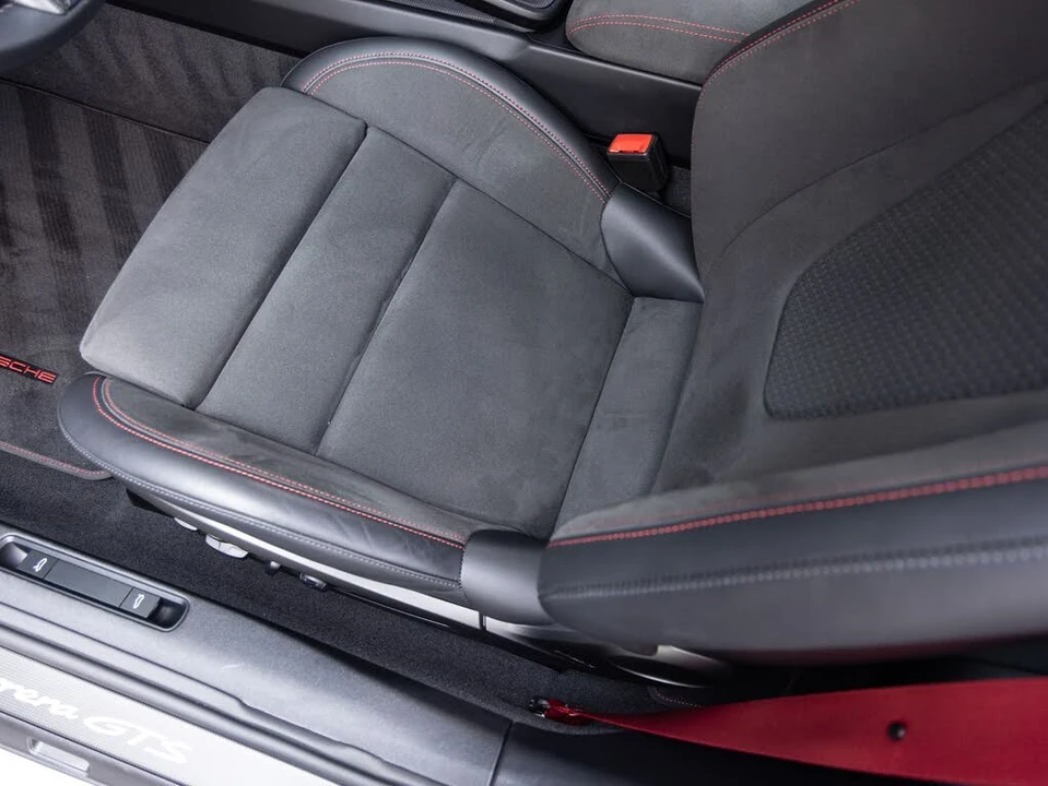 2025 Porsche 992 Carrera GTS - Image 23 of 31