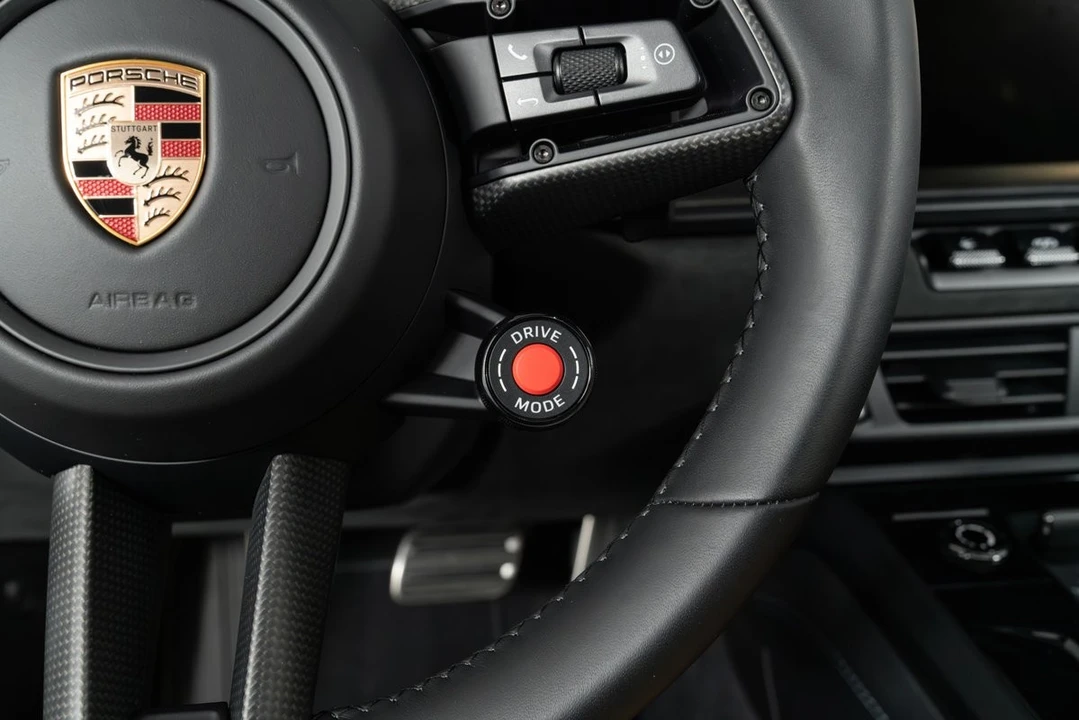 2025 Porsche 992 Carrera GTS - Image 28 of 31