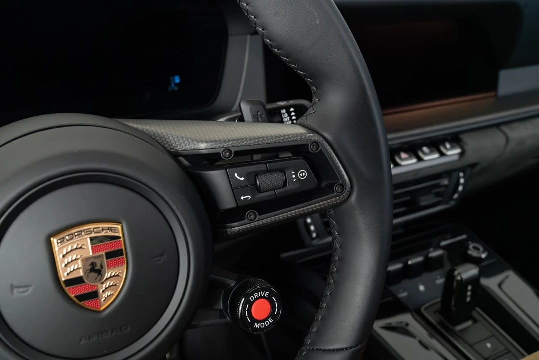 2025 Porsche 992 Carrera GTS - Image 27 of 31