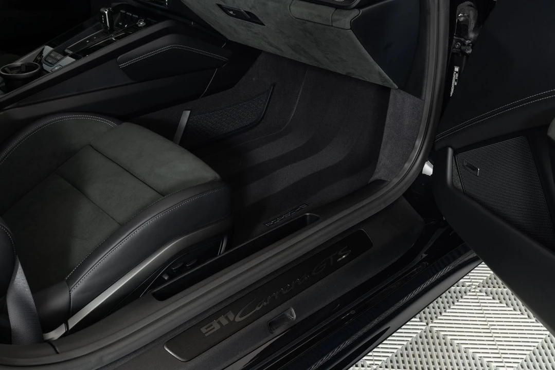 2025 Porsche 992 Carrera GTS - Image 18 of 21