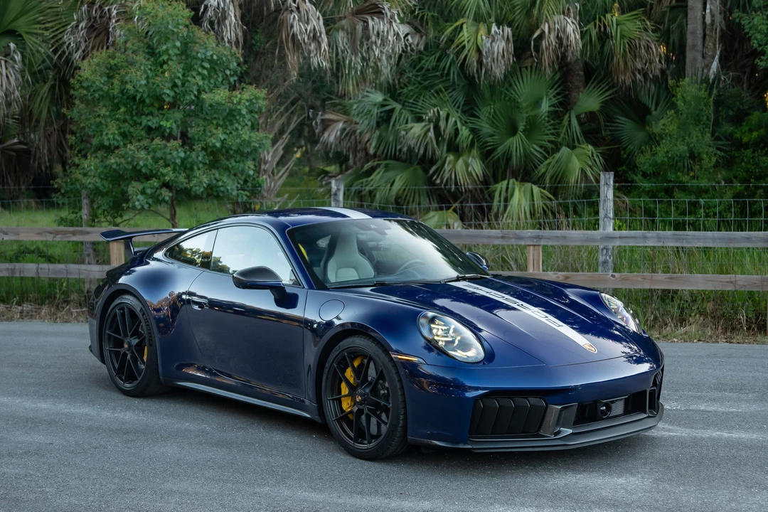 2025 Porsche 992 Carrera GTS - Image 16 of 31