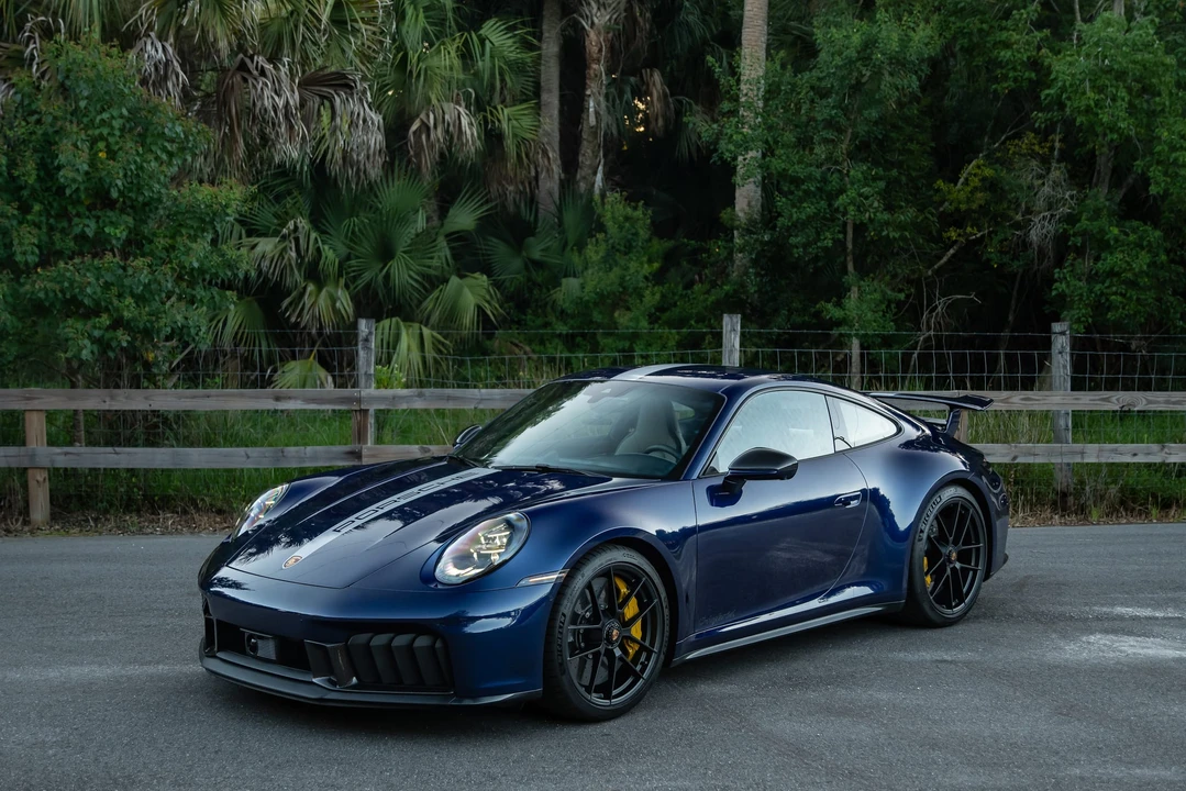 2025 Porsche 992 Carrera GTS - Image 4 of 31