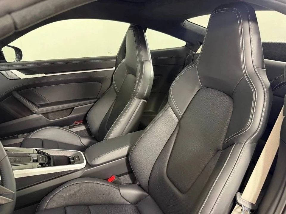 2025 Porsche 992 Carrera GTS - Image 5 of 5