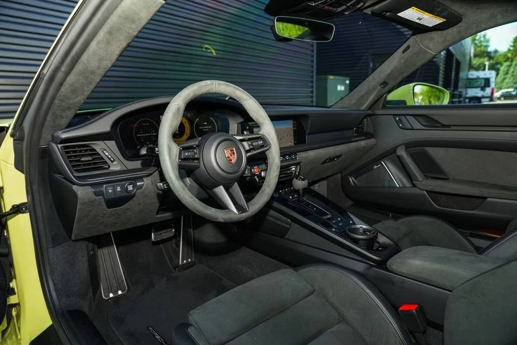 2025 Porsche 992 Carrera GTS - Image 4 of 4