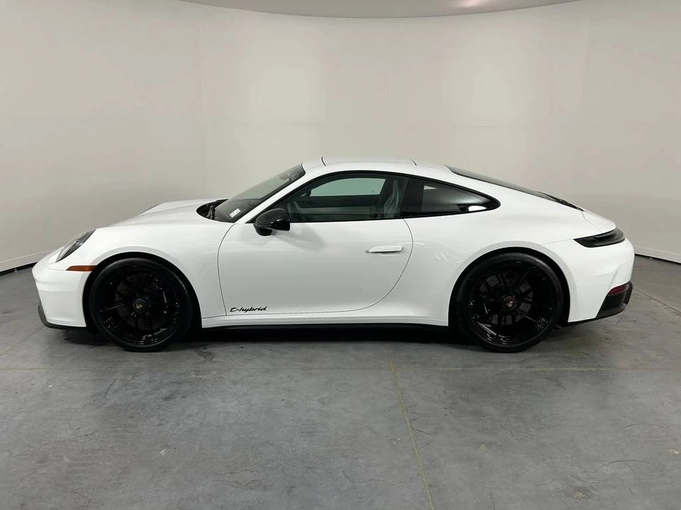 2025 Porsche 992 Carrera GTS - Image 2 of 5