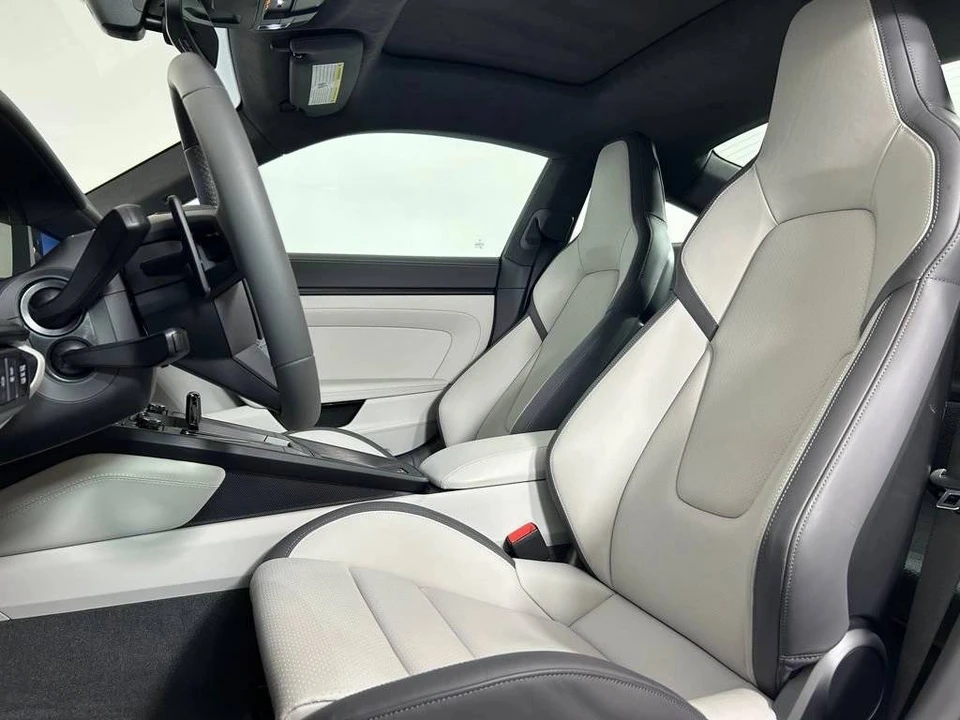 2025 Porsche 992 Carrera GTS - Image 5 of 5