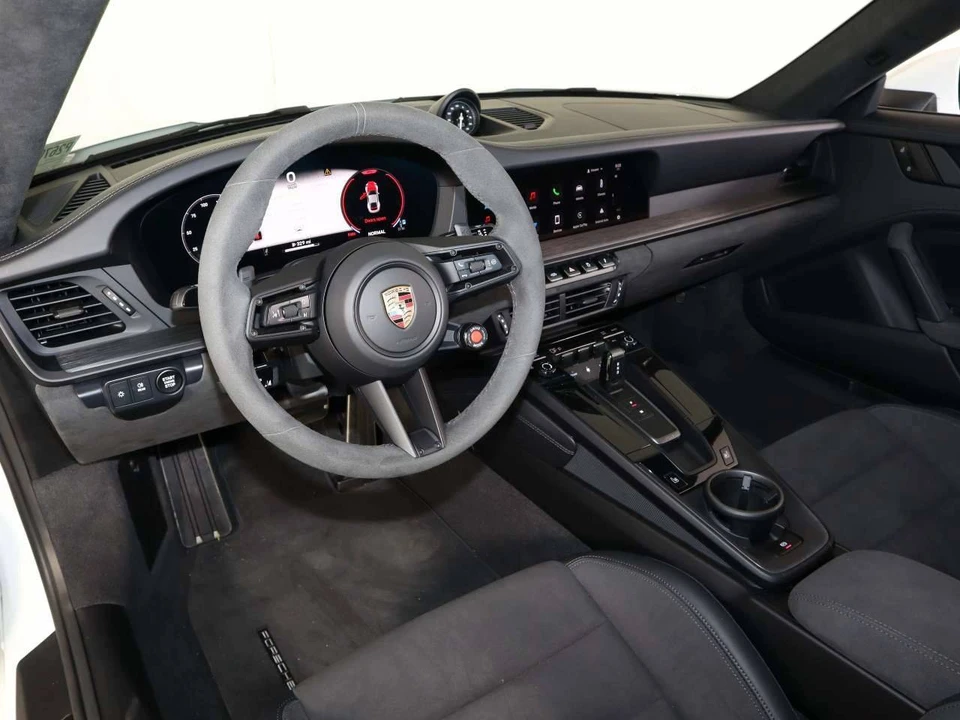 2025 Porsche 992 Carrera GTS - Image 4 of 5