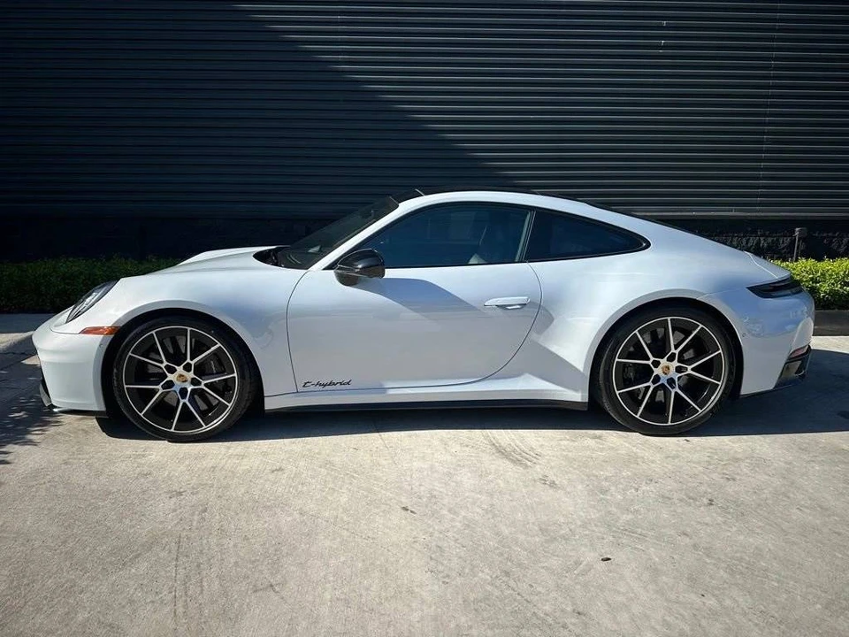 2025 Porsche 992 Carrera GTS - Image 2 of 5