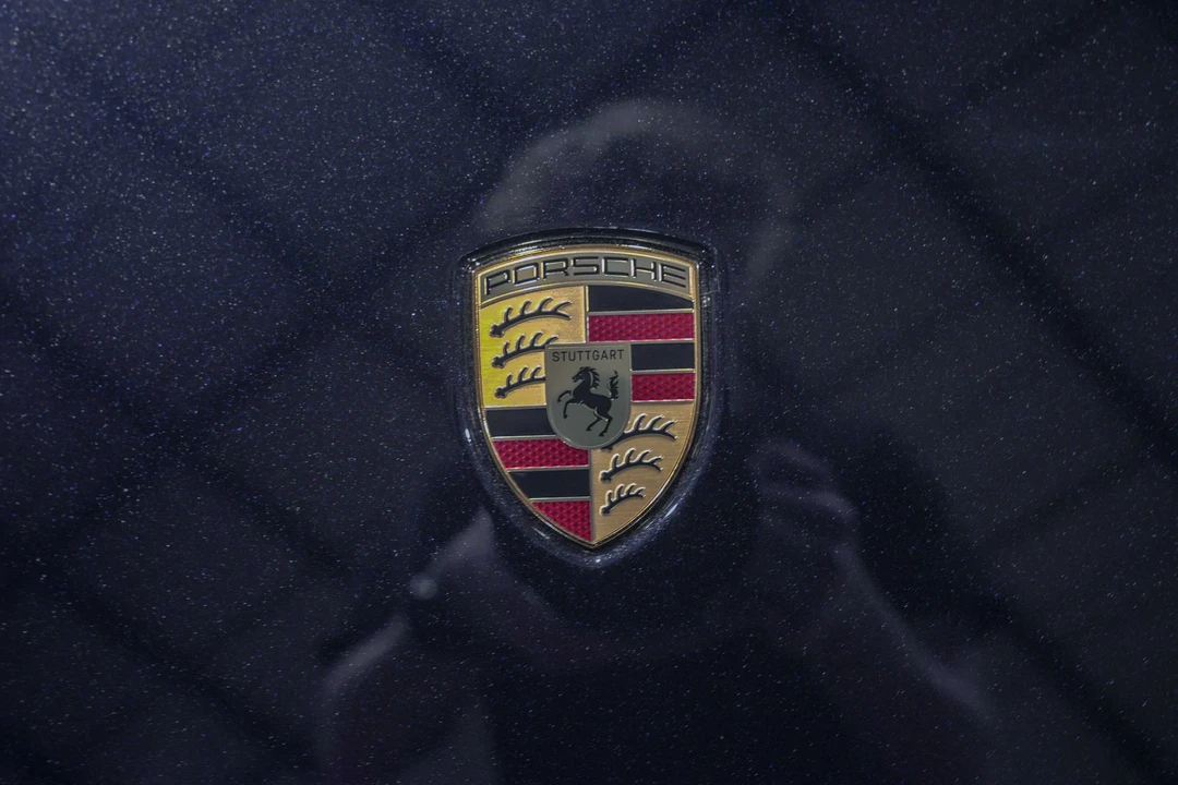 2025 Porsche 992 Carrera GTS - Image 28 of 31