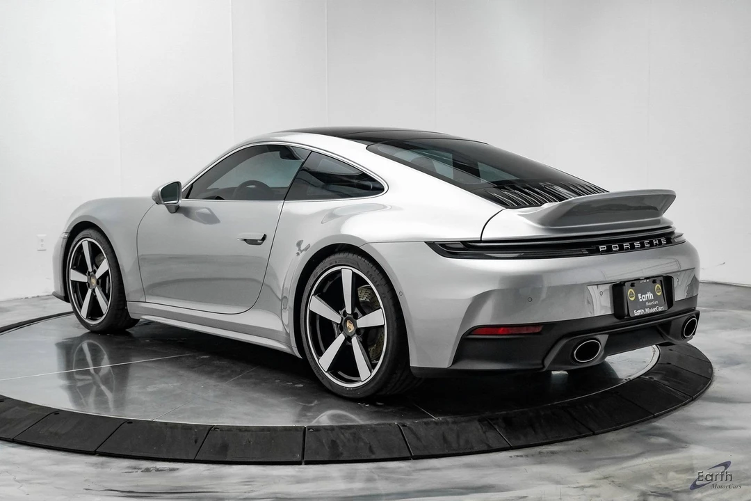 2025 Porsche 992 Carrera - Image 11 of 12