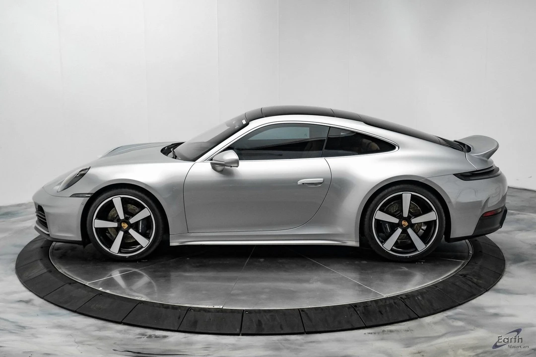 2025 Porsche 992 Carrera - Image 6 of 12