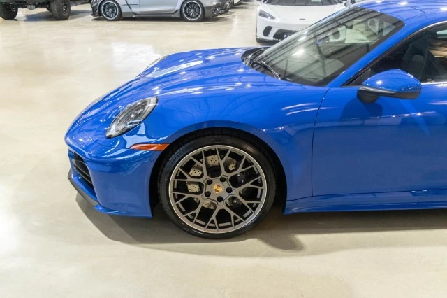 2025 Porsche 992 Carrera - Image 4 of 30