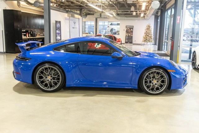 2025 Porsche 992 Carrera - Image 9 of 30