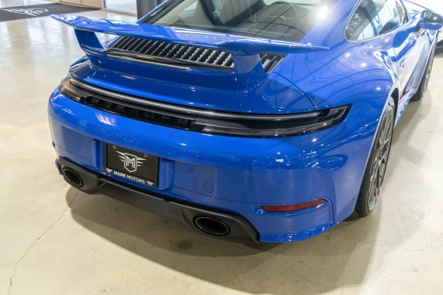 2025 Porsche 992 Carrera - Image 14 of 30