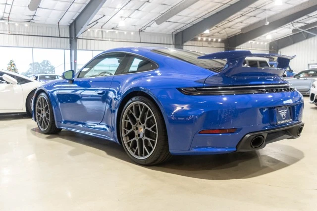 2025 Porsche 992 Carrera - Image 17 of 30