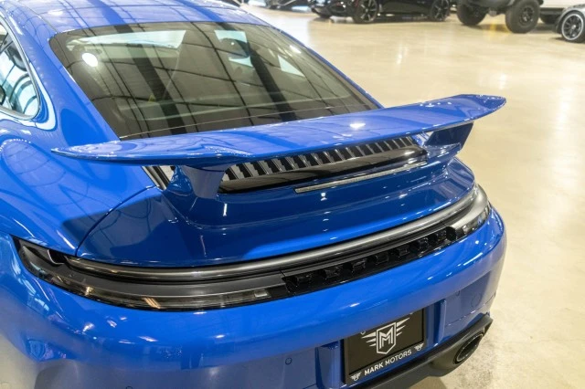 2025 Porsche 992 Carrera - Image 18 of 30
