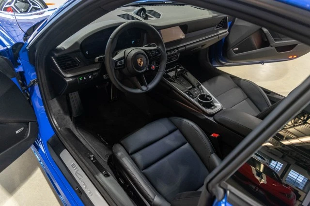 2025 Porsche 992 Carrera - Image 20 of 30