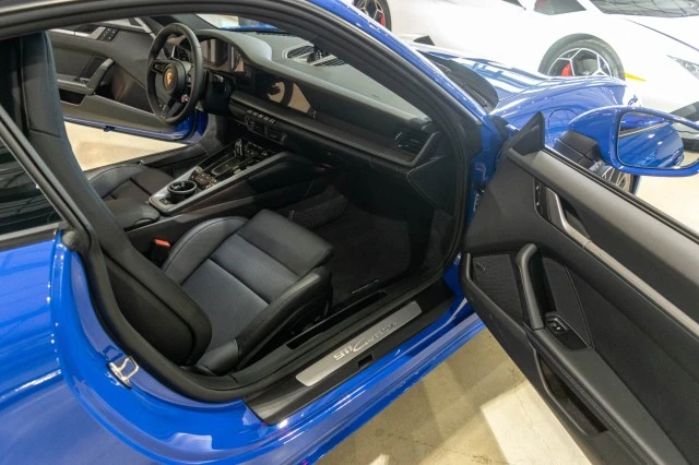 2025 Porsche 992 Carrera - Image 22 of 30