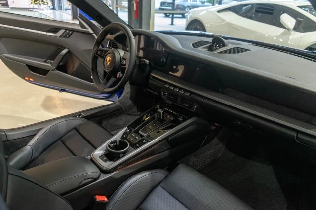 2025 Porsche 992 Carrera - Image 23 of 30