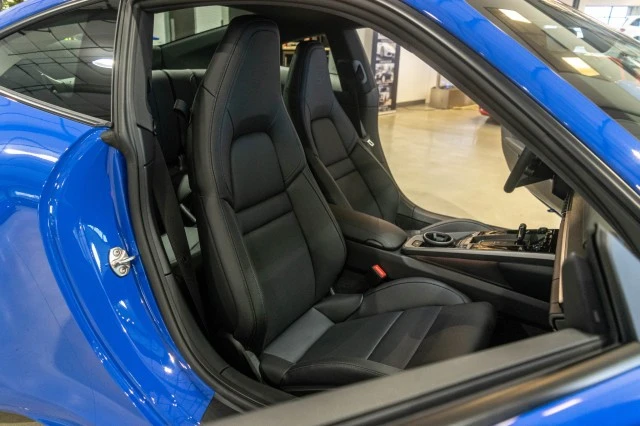 2025 Porsche 992 Carrera - Image 24 of 30